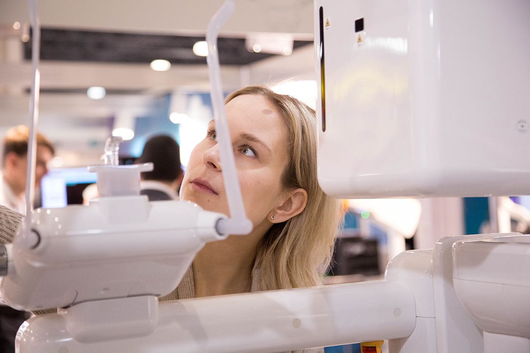 Стенд компании GREEN DENT на выставке Дентал-Ревю 2020-63.jpg