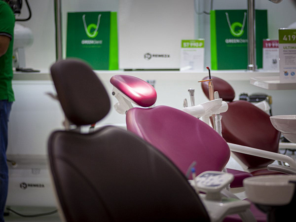 Стенд компании GREEN DENT на выставке Дентал-Экспо 2019_53.jpg