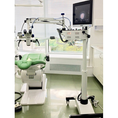 Quale Vision 5 plus​ - дентальный операционный микроскоп с 5-ти ступенчатым увеличением и HD-видеофиксацией
