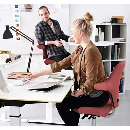 Håg Capisco 8106 - эргономичный стул с мягкой обивкой